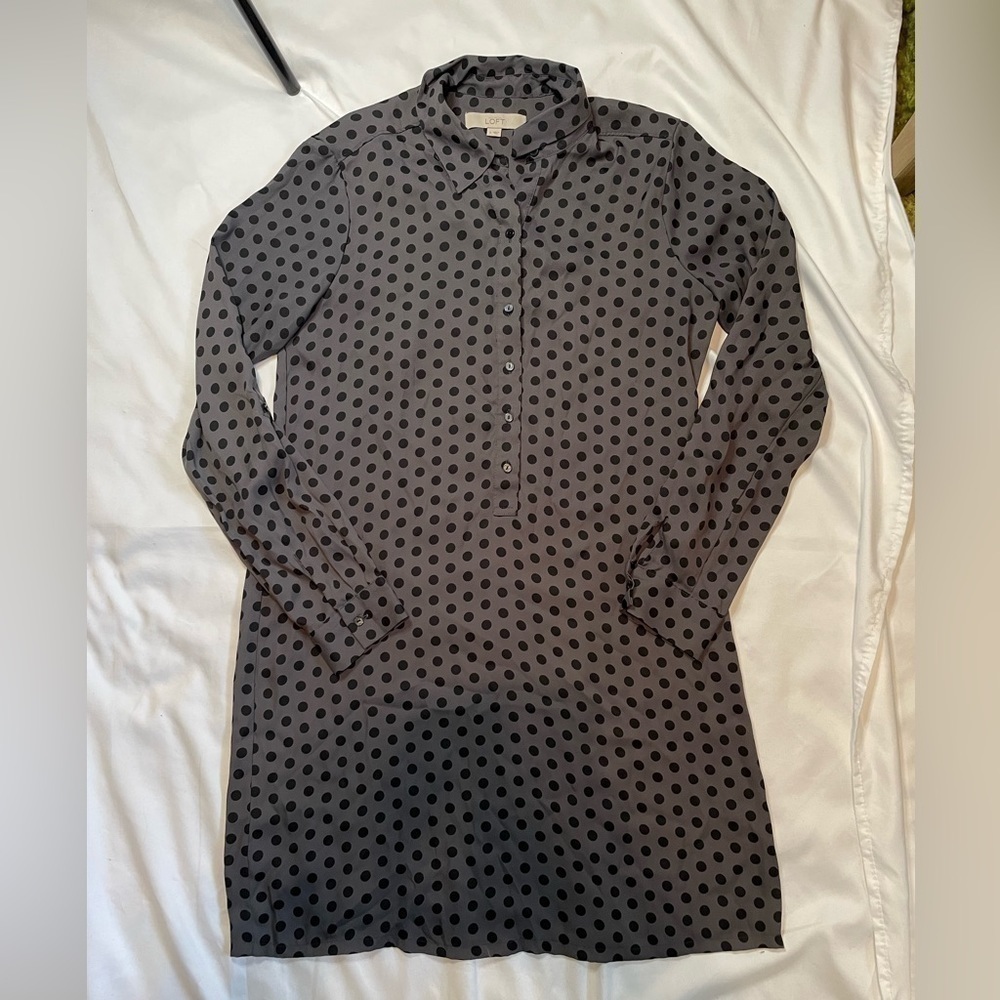 Loft size small gray and black polka dot long sleeve dress